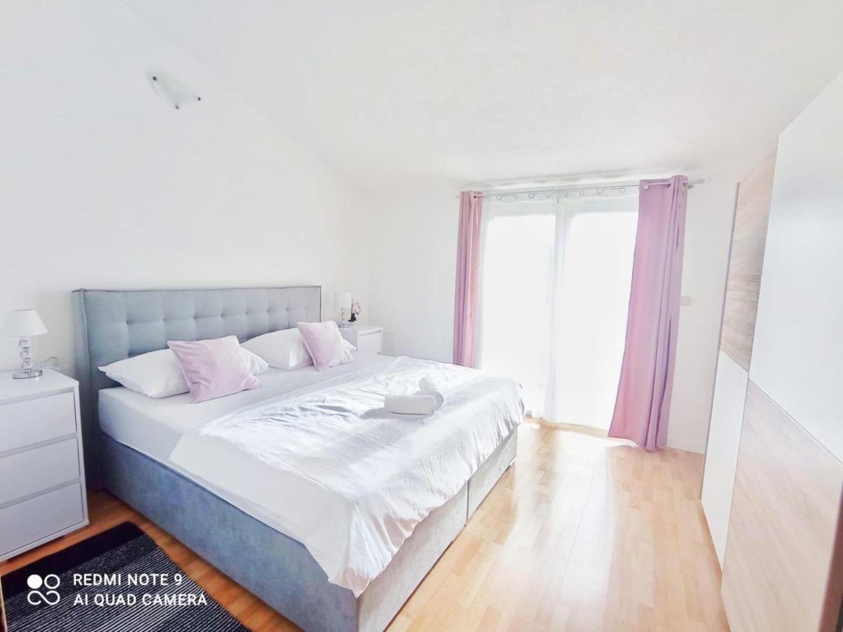 Apartman Mia With Pool1 Split Dış mekan fotoğraf
